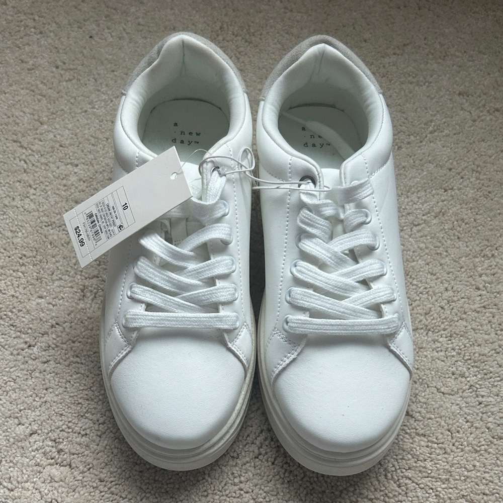 a new day White Casual Sneakers